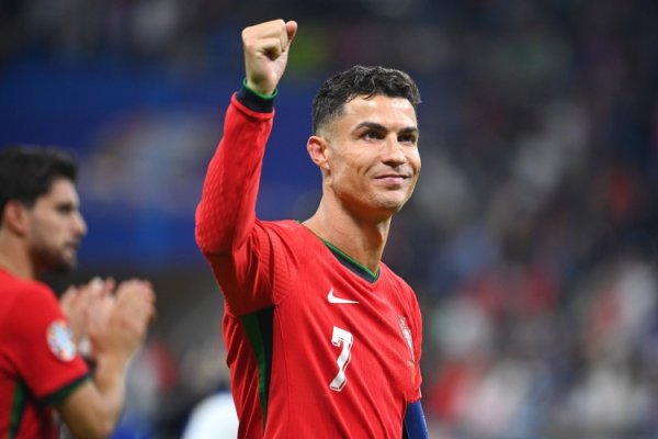 Bàn chân cảm thấy nóng! Ronaldo đã ghi bàn thắng cho đội tuyển quốc gia Bồ Đào Nha trong 4 trận liên